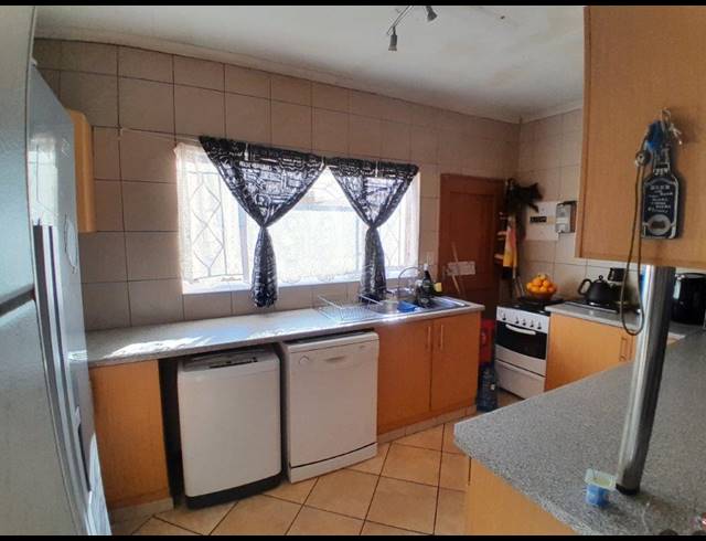 3 BEDROOM HOUSE FOR SALE IN BO-DORP